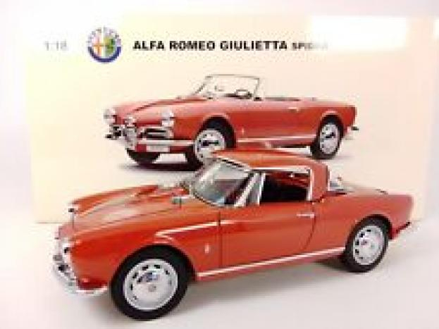 AUTOart Alfa Romeo Giulietta 1300 Spider 1957 Rosso Chiaro Light Red 70157