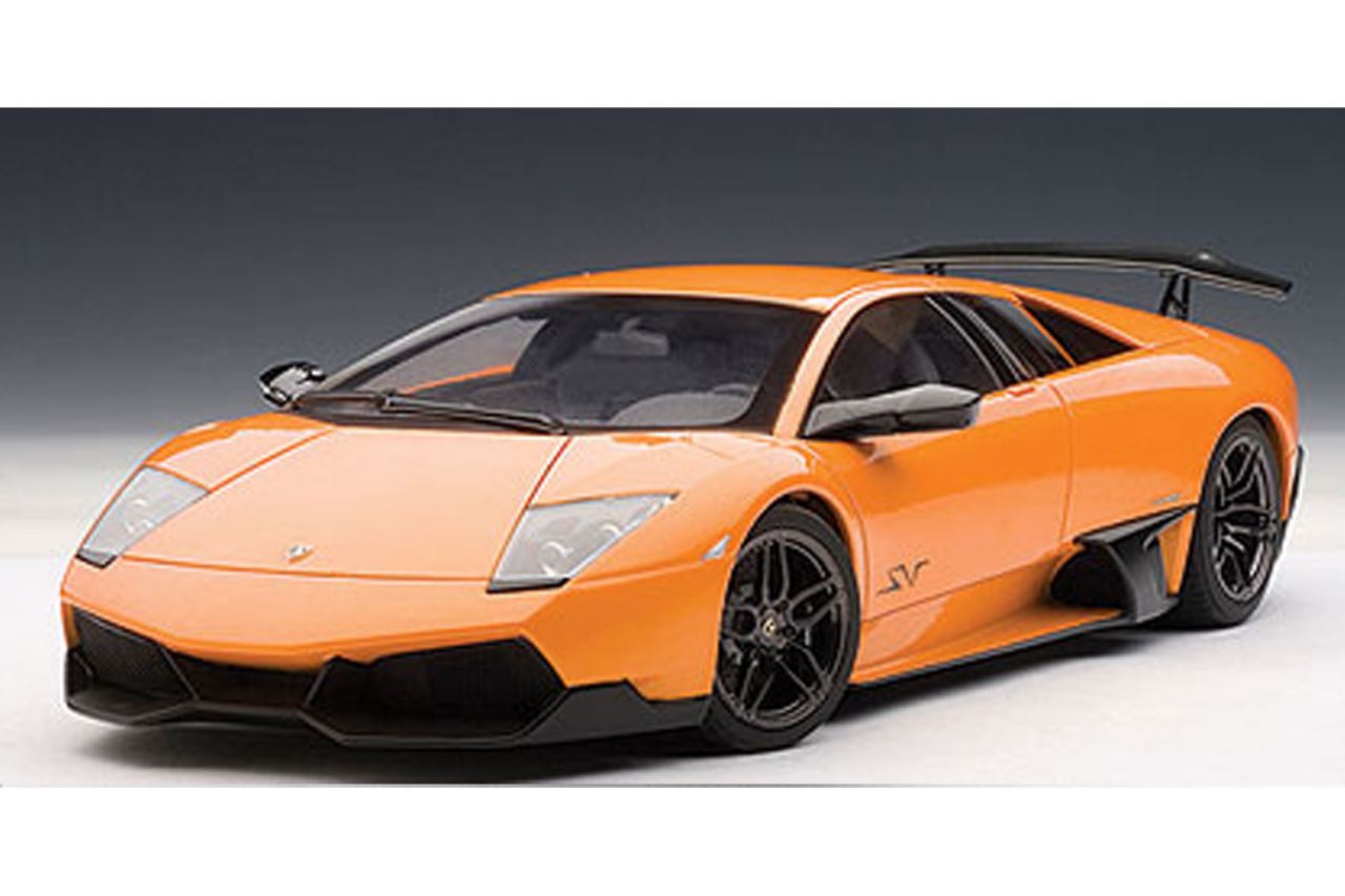 人気大人気オートアート　Lamborghini ムルシエラゴ　SV 1/18 ホビーラジコン